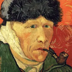 Autoportret z zabandażowanym uchem, palący fajkę. Intensywne zielone oczy patrzą wprost.