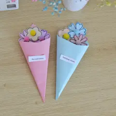 Urocze bukieciki z papieru i pomponów, idealne jako prezent na urodziny dla mamy.