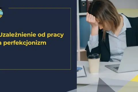 Zmęczona kobieta przy biurku, zmagająca się z perfekcjonizmem i uzależnieniem od pracy. To obraz ludzi z pasją, którzy czasem potrzebują odpoczynku.